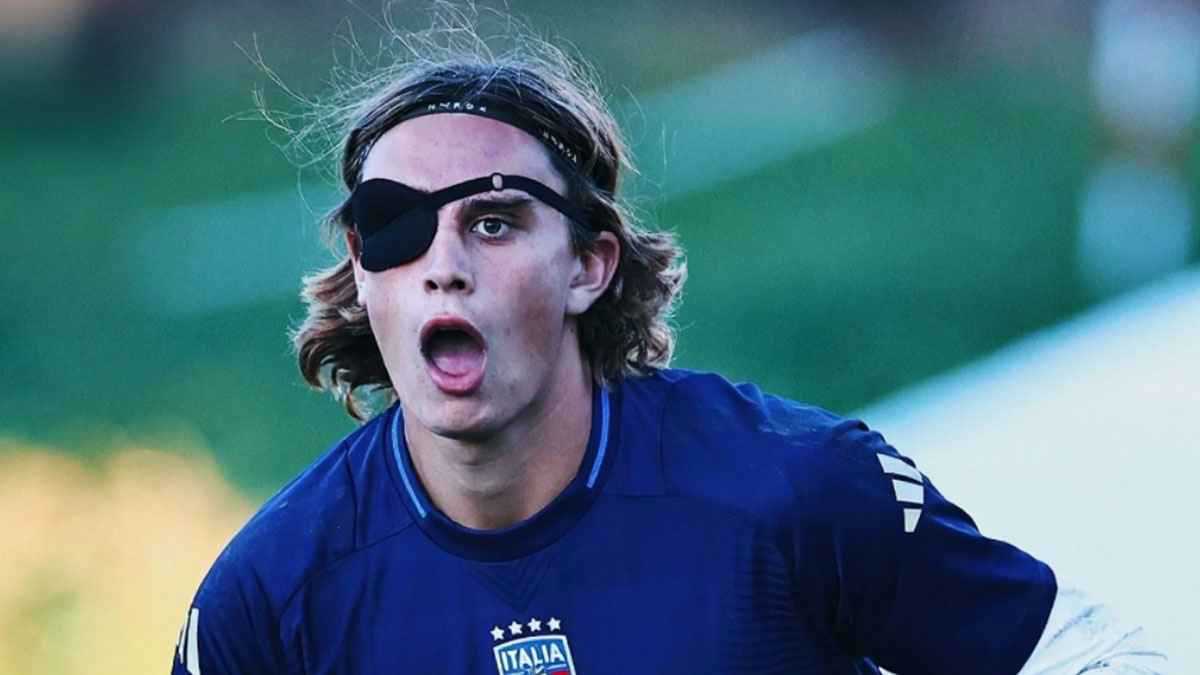 بـ”رقعات عين القراصنة”.. تدريبات غريبة للاعبي منتخب إيطاليا للشباب (صور)