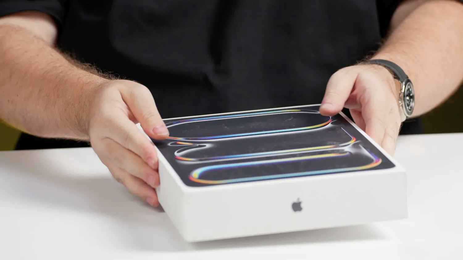 تصميم نحيف وأنيق.. آبل تكشف عن ميزات “iPad Pro” بمعالج “M5”