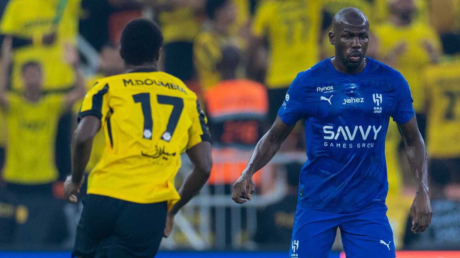 تغاضى عن طرد في الدقيقة 15.. خطأ كارثي لحكم مباراة الاتحاد والهلال (فيديو)