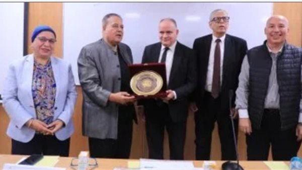 جامعة القاهرة الأهلية تنظم ندوة للشاعر الكبير والإعلامى جمال الشاعر