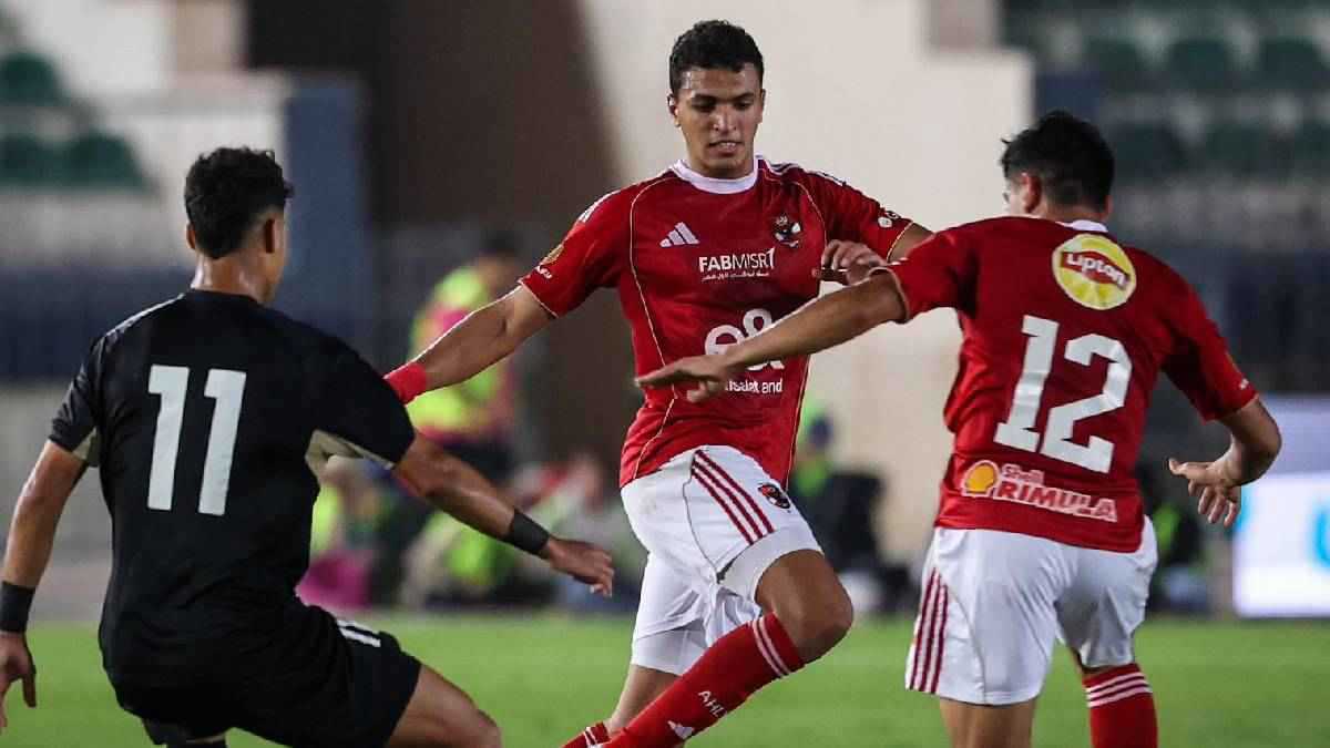 خبير تحكيمي يفجر مفاجأة حول هدف الأهلي في مرمى بتروجت