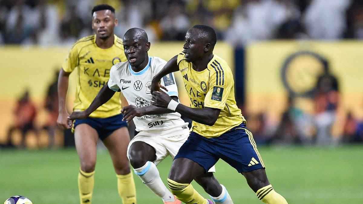 خطأ كارثي من لاعبي النصر في تنفيذ ضربة ثابتة ضد الاتحاد  (فيديو)