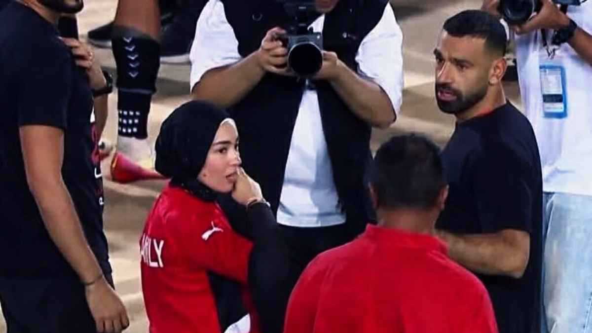 خطفت الأضواء بقميص منتخب مصر.. من هي ماغي صادق زوجة محمد صلاح؟
