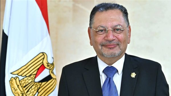 رئيس جامعة القاهرة يهنئ الدكتور محمد رفعت السركي بمناسبة تعيينه نائباً لرئيس الجامعة