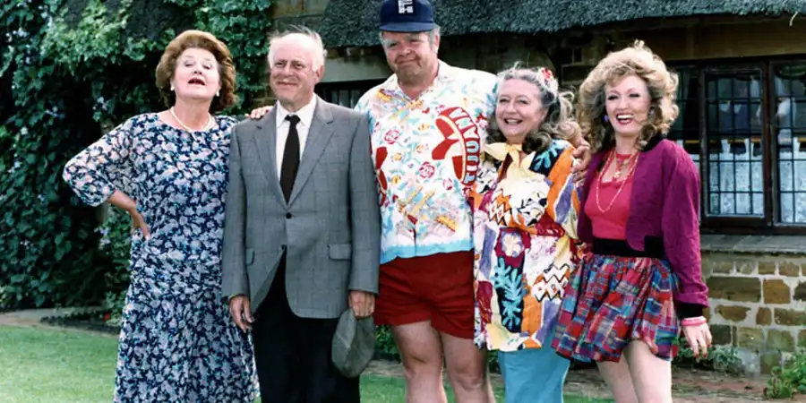  باتريشيا روتليدغ في Keeping Up Appearances
