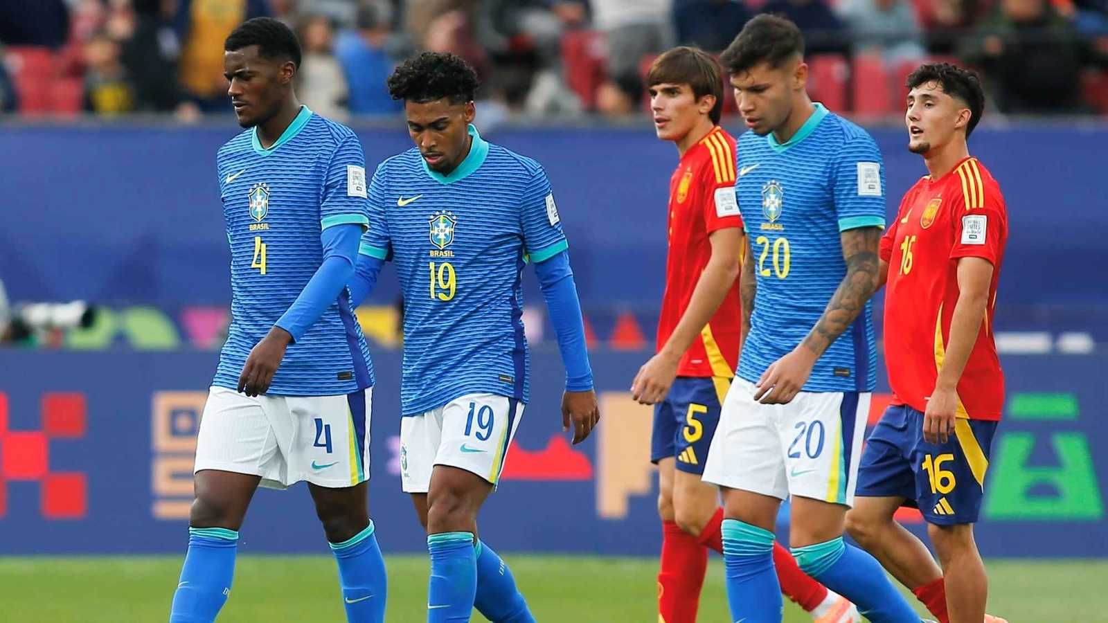 رسميا.. إقالة مدرب المنتخب البرازيلي للشباب بعد السقوط في كأس العالم