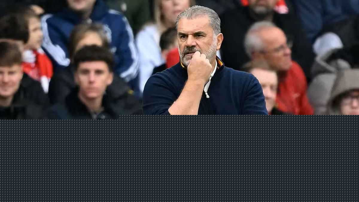 رسمياً.. نوتينغهام فورست يقيل مدربه بوستيكوغلو بعد الخسارة ضد تشيلسي
