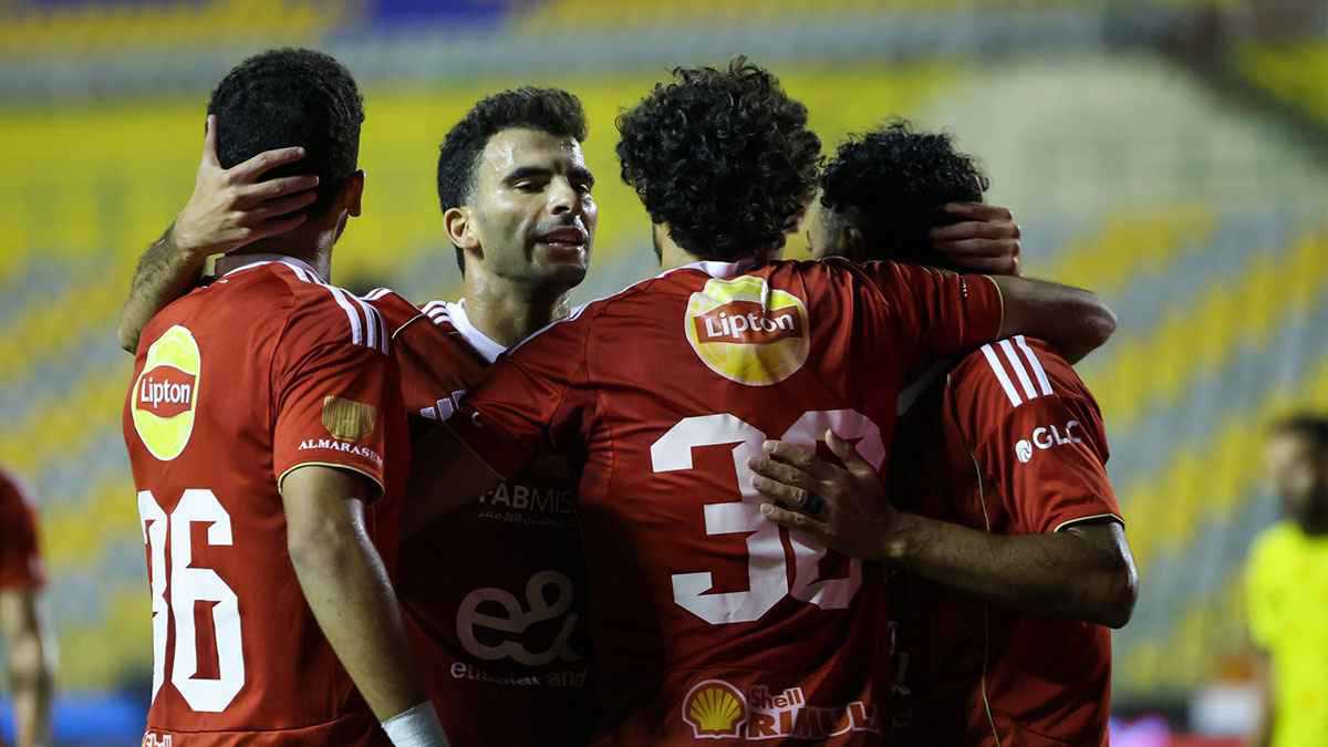 رغم سقوط الزمالك.. 5 مشاهد “مرعبة” تهدد الأهلي المصري بكارثة
