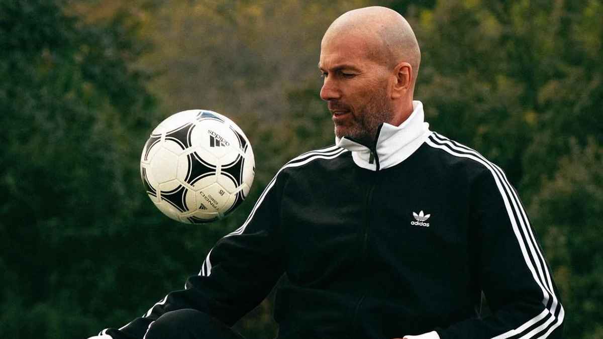 زيدان يعلن عودته إلى كرة القدم