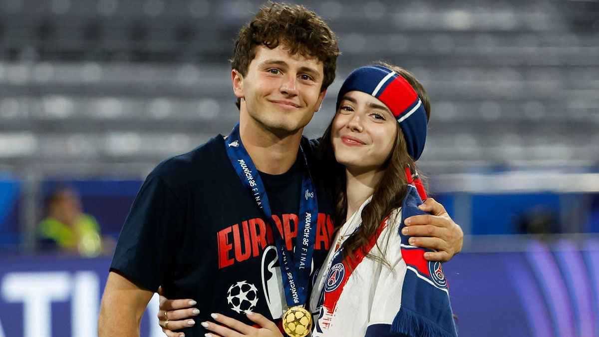 صديقة نجم باريس سان جيرمان تكشف سر طريقة احتفاله المميز بأهدافه