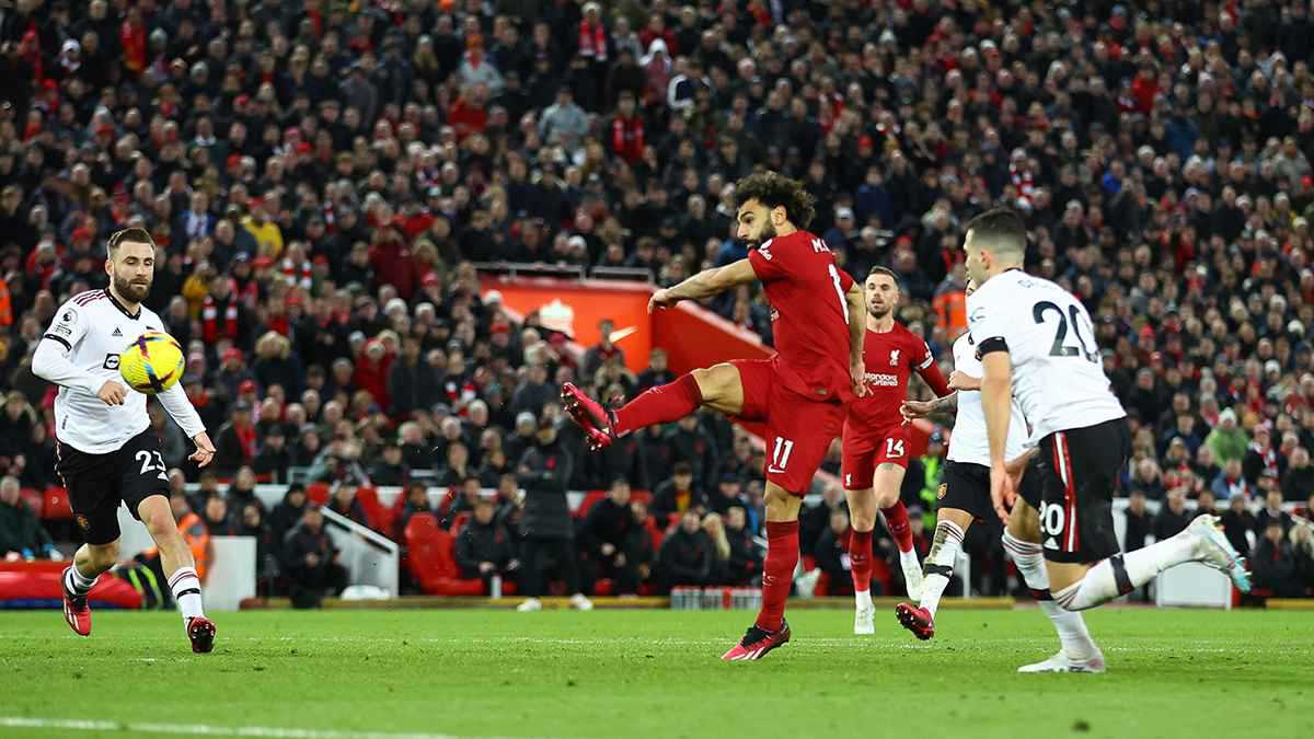 ضحيته المفضلة.. كم عدد أهداف محمد صلاح في شباك مانشستر يونايتد؟