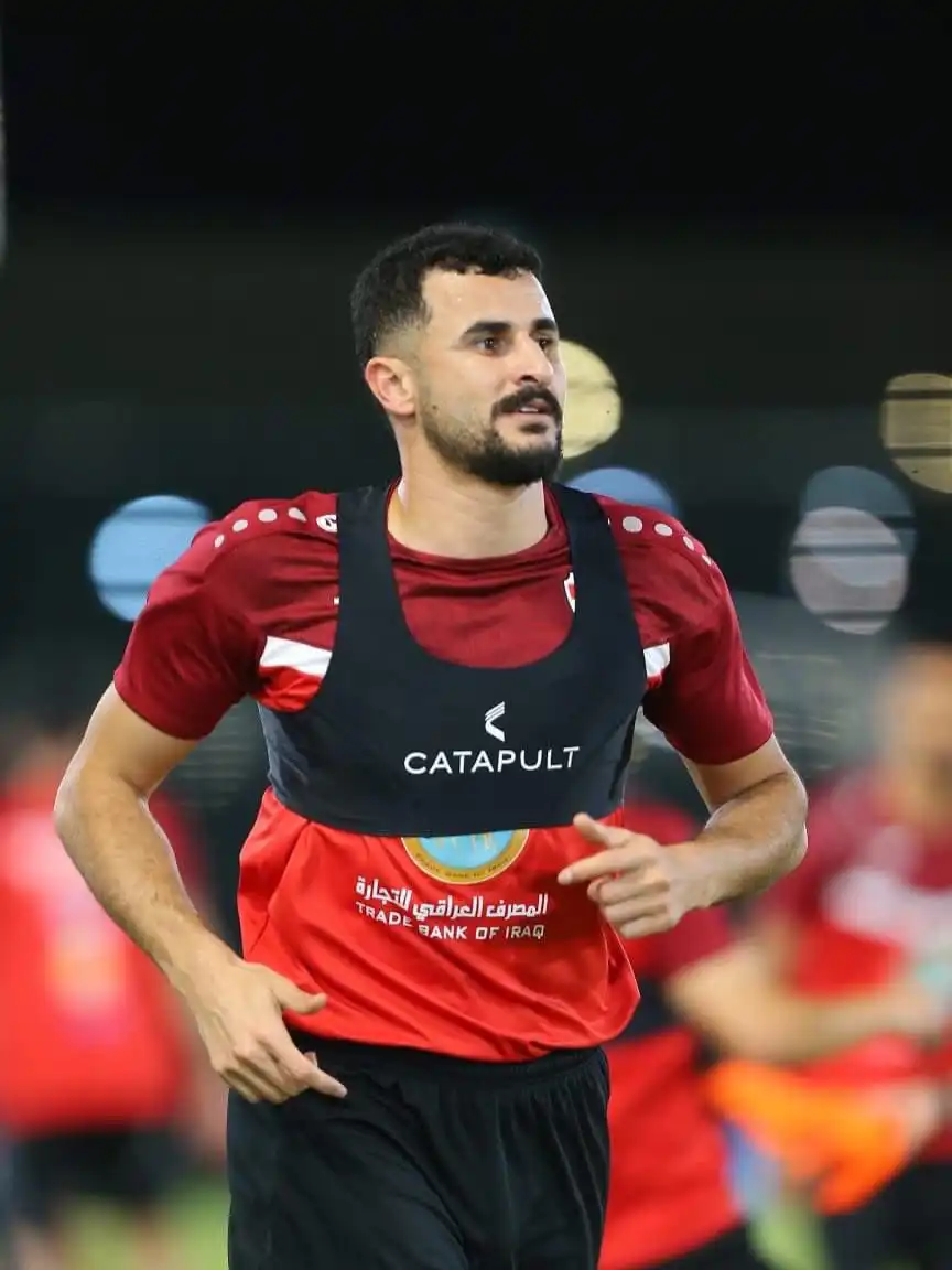 أيمن حسين نجم منتخب العراق