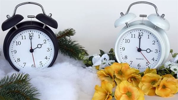 عاجل.. تأخير الساعة 60 دقيقة.. بدء التوقيت الشتوي 2025 فى هذا الموعد