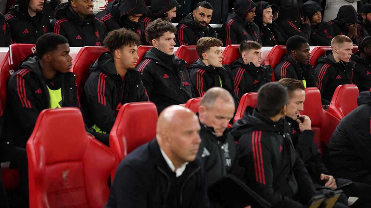 عار وخزي.. جماهير ليفربول تهاجم سلوت بعد فضيحة كريستال بالاس