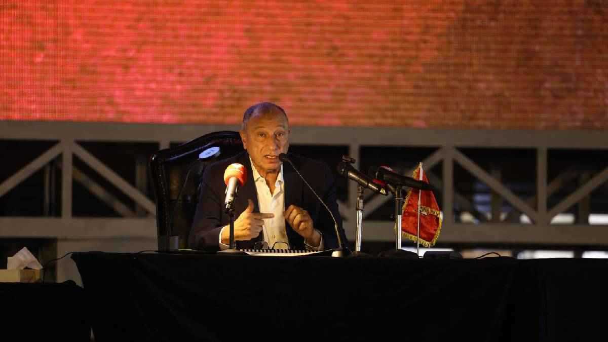 على طبق من ذهب.. الخطيب يختار رئيس الأهلي القادم