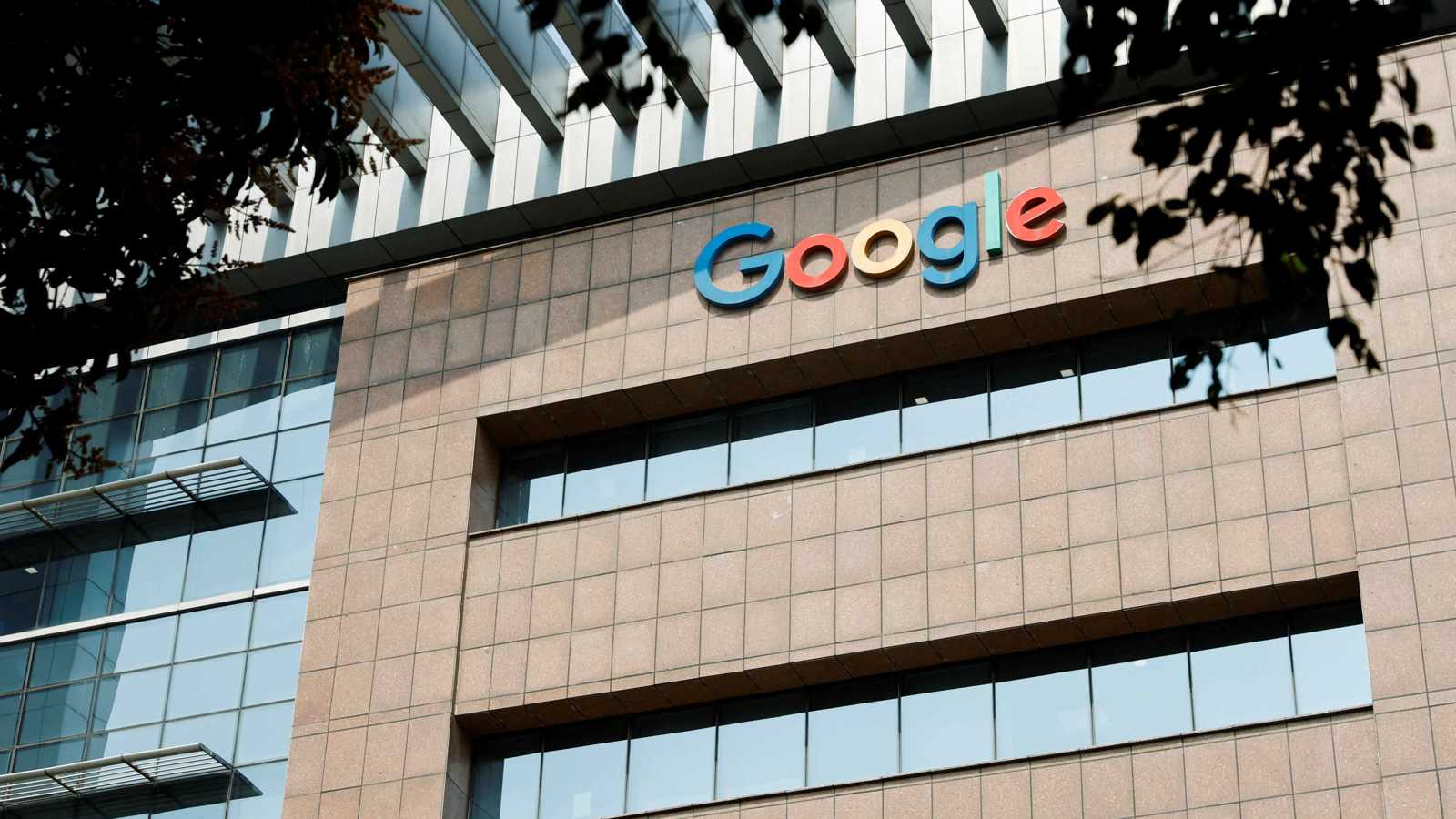 غوغل تغيّر قواعد الأمان.. الأصدقاء مفتاح استرجاع حسابك‎