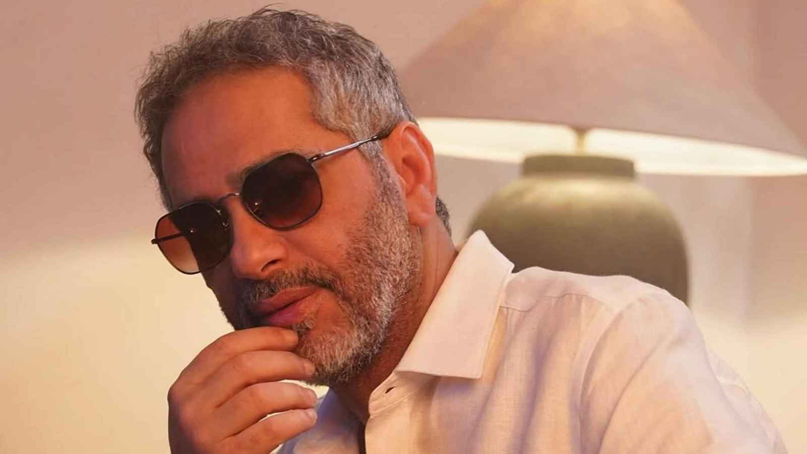 فضل شاكر يسلم نفسه للجيش اللبناني في مخيم عين الحلوة