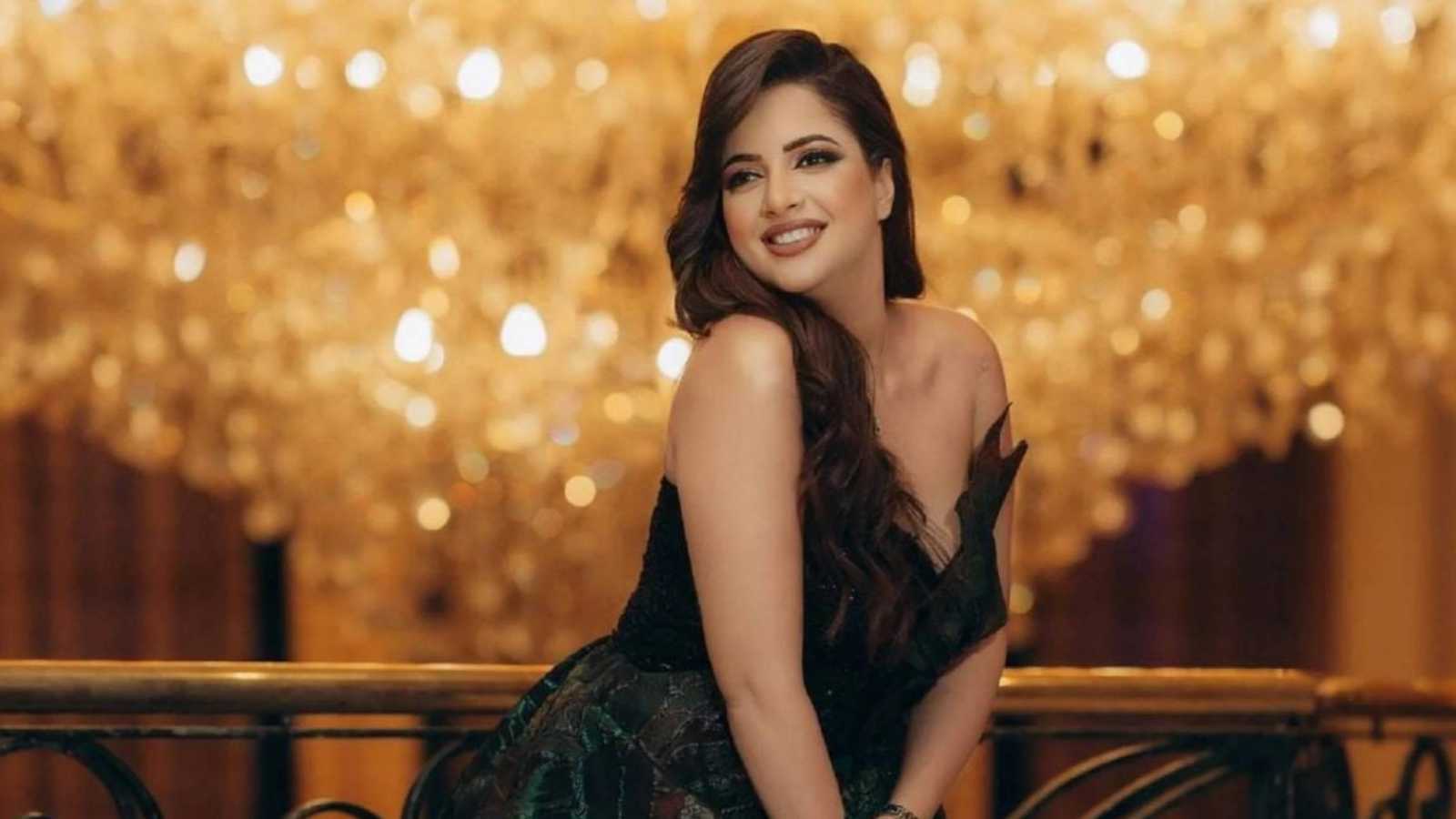 فيروس نادر هاجمها.. هل أُصيبت الفنانة منى فاروق بمتحوّر كورونا؟