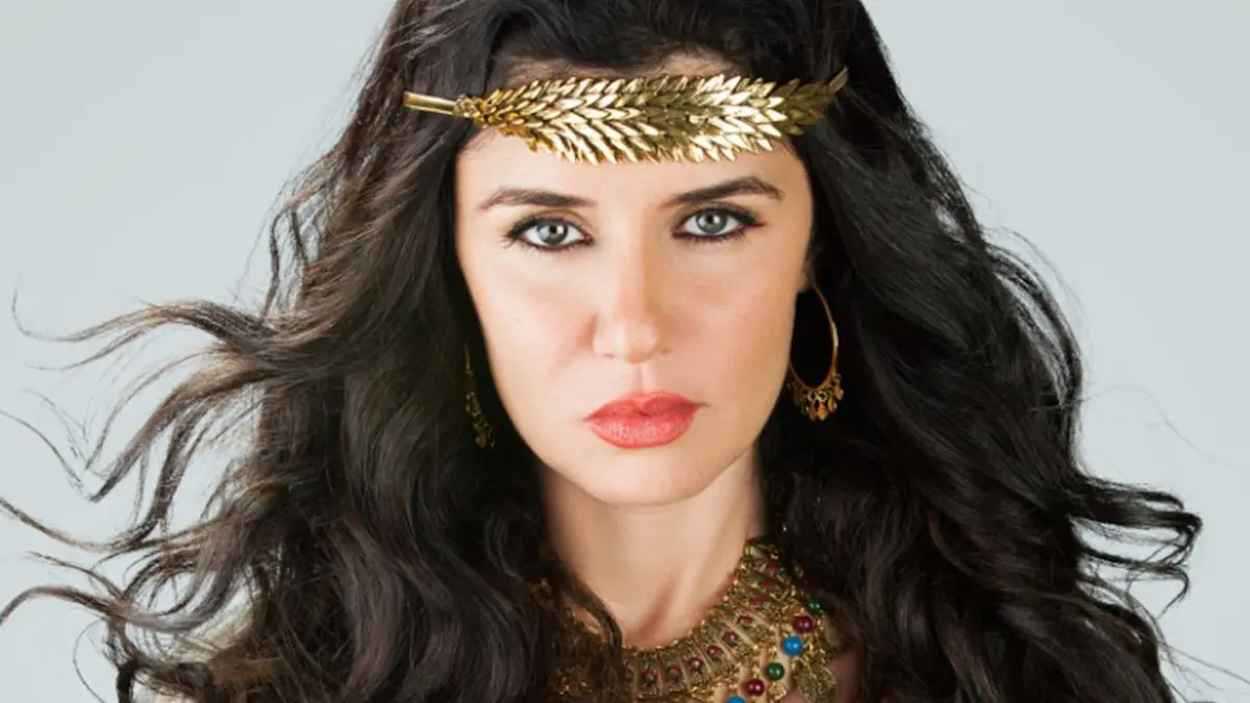 كيف استعادت غادة عادل “توازنها” بعد الطلاق؟ (فيديو)