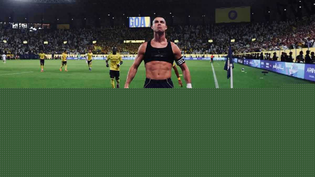 لا يفعلها كثيراً.. لماذا خلع رونالدو قميصه بعد هدفه الصاروخي في شباك الفتح؟