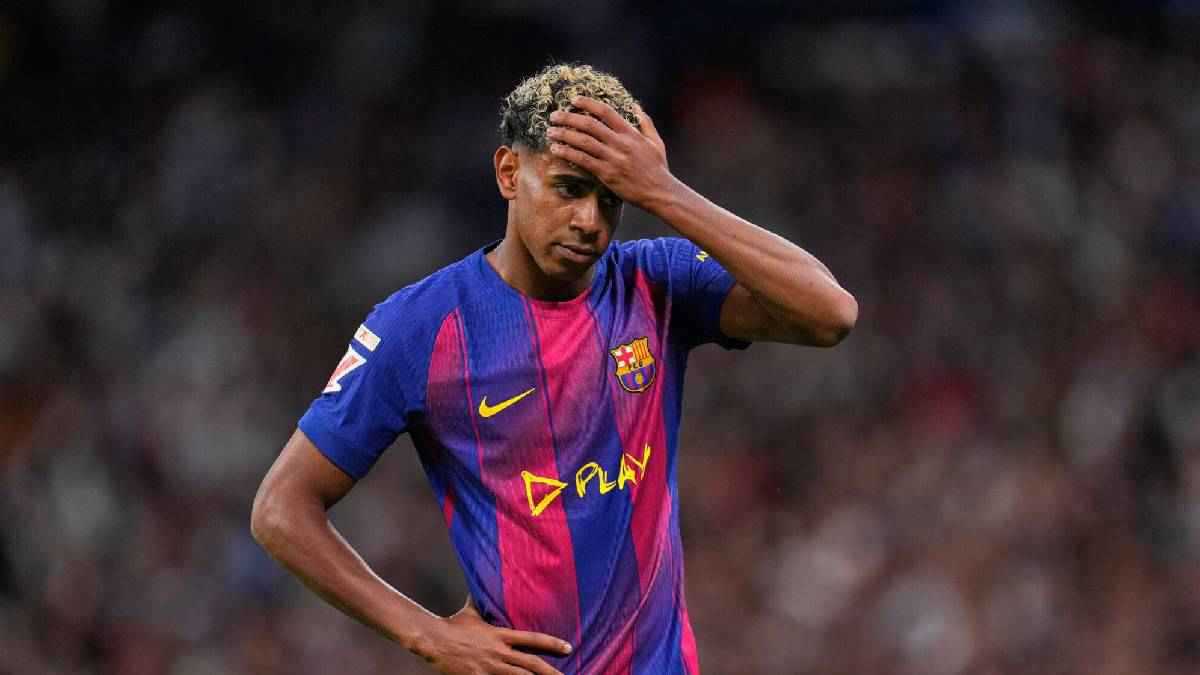 للنجاة من كابوس محقق.. لامين يامال يختار طريق ميسي