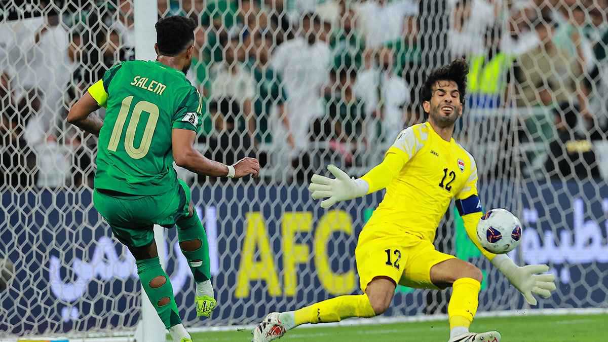 لماذا حصل سالم الدوسري على “رجل” مباراة السعودية والعراق وليس العقيدي؟