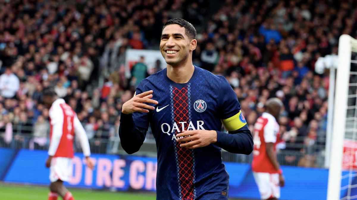 لمتابعة الكلاسيكو.. أشرف حكيمي يظهر في “سانتياغو برنابيو” (فيديو)