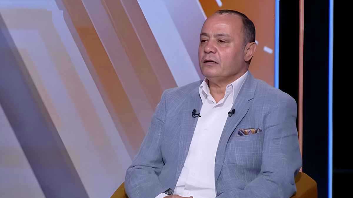 معهم أموال لا تصدقوهم.. أسطورة الزمالك يصدم لاعبي النادي (فيديو)