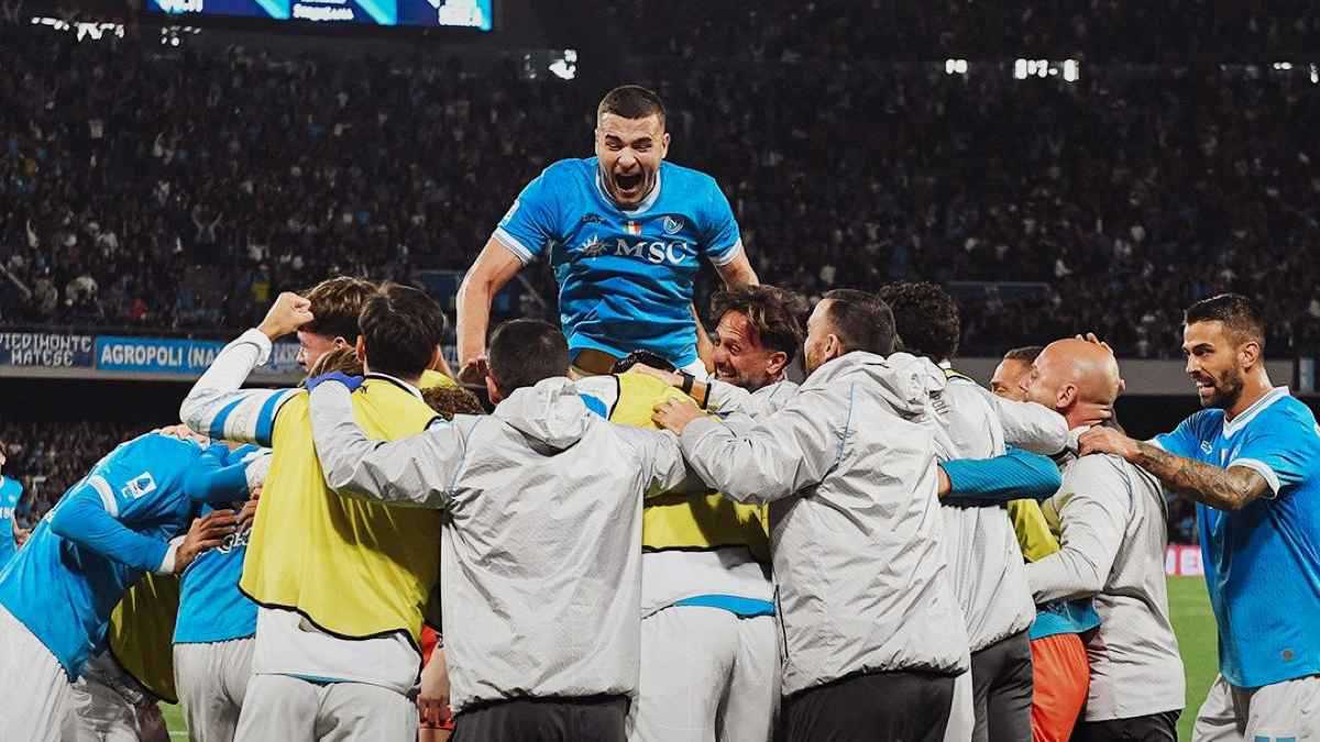 نابولي يصعق إنتر ميلان وينتزع صدارة الدوري الإيطالي (فيديو)