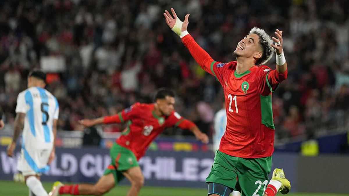 نجمه المفضل.. ياسر الزابيري يختار الأفضل بين كريستيانو رونالدو وميسي