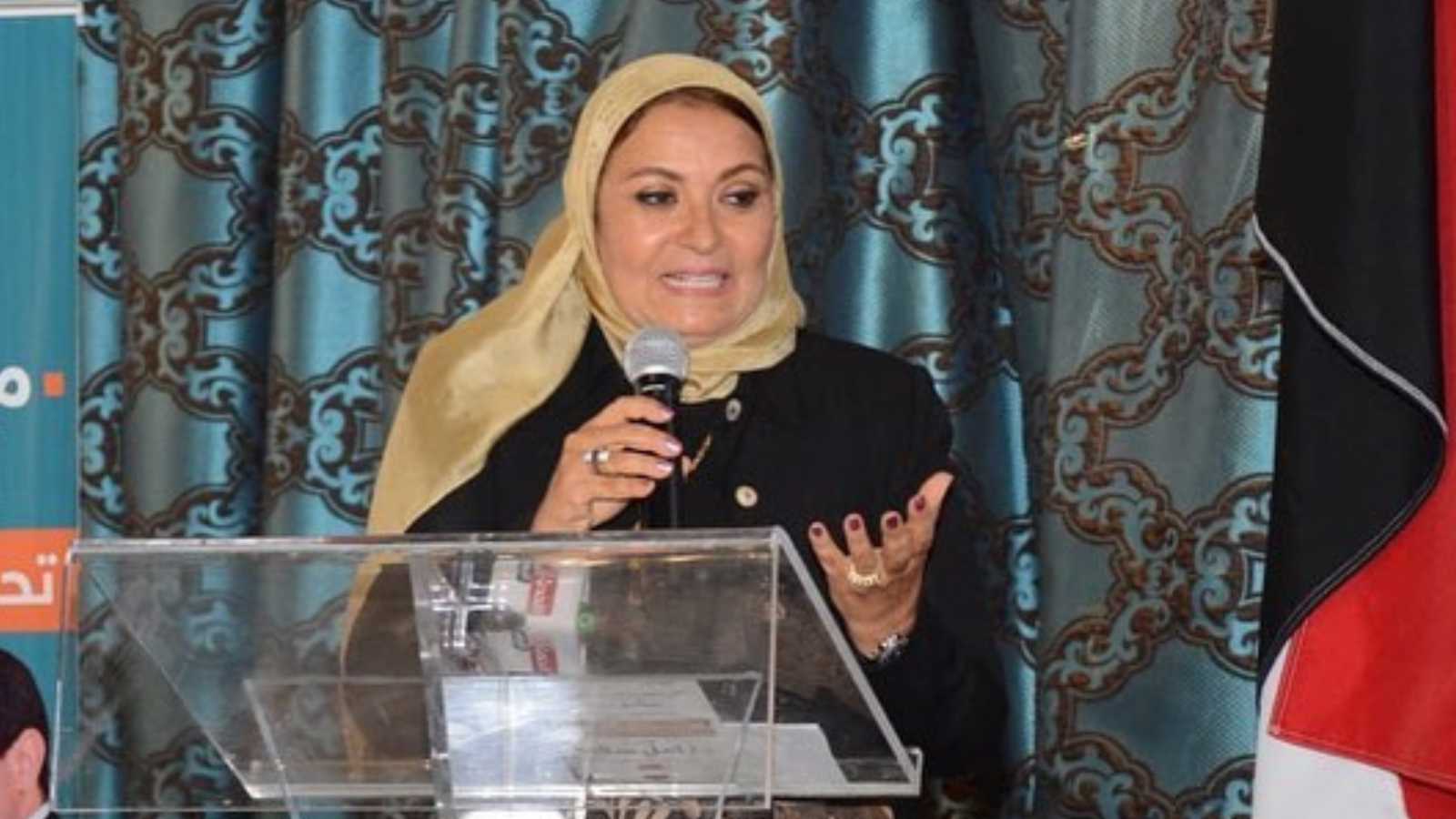 هبة قطب تعلق على موجة الانتقادات بسبب زفاف ابنتها