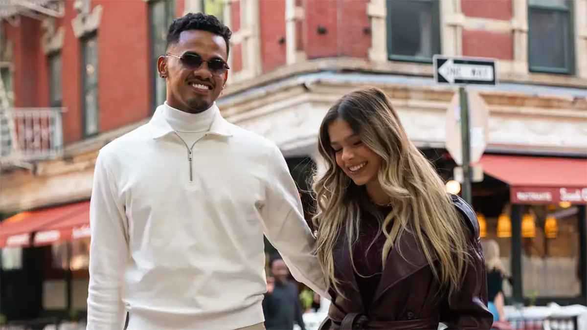 هدية سيئة.. نجم الأهلي السعودي يرد على زوجته عبر إنستغرام (صورة)