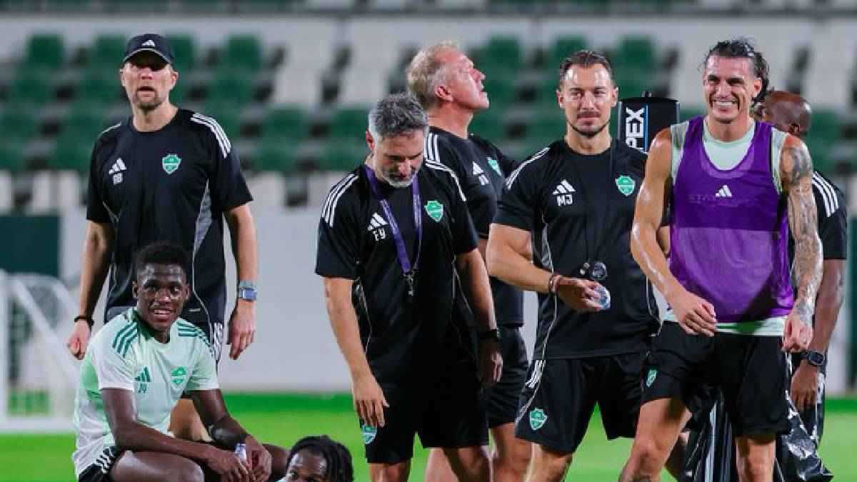 هدية يايسله للمنتخب السعودي | إرم نيوز