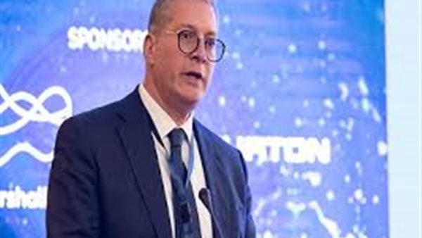 وزير البترول والثروة المعدنية يهنئ وزير العمل بإعادة انتخاب مصر رئيسًا لمنظمة العمل العربية