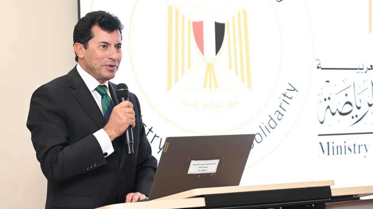 وزير الرياضة يكشف سر عدم عودة أرض الزمالك (فيديو)