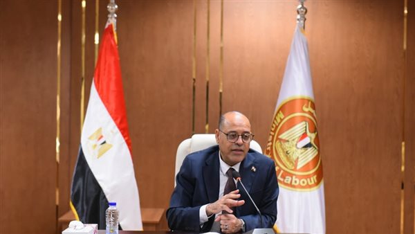 وزير العمل يترأس اجتماع اللجنة التشريعية لإعداد مشروع قانون العمالة المنزلية