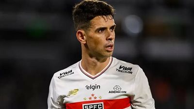 ساو باولو البرازيلي يعلن نقل أوسكار إلى المستشفى بعد فحوصات طبية مقلقة