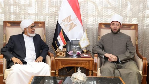 وزير الأوقاف يبحث مع نائب رئيس جامعة دار الهدى بالهند التعاون الدعوي والعلمي