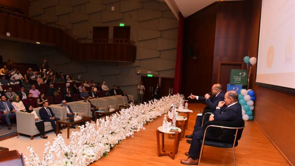 بحضور ممثلي شركات خاصة.. وزير العمل يفتتح ندوة توعوية بقانون العمل الجديد