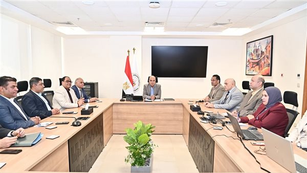 وزير الري يتابع موقف المشروع القومي لضبط النيل