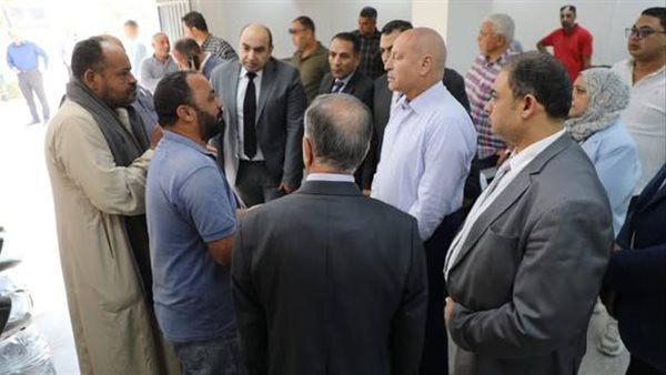 محافظ القاهرة يتابع أعمال التطوير الجارية بمنطقة شق الثعبان 