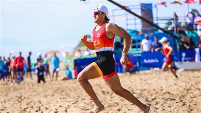 علي علاء: فخور بتحقيق أول ميدالية في تاريخ التجديف الشاطئي