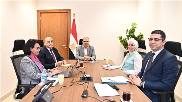 الري تبحث إجراءات إعداد دراسة لتقييم معدلات الملوحة بشبكة المصارف الزراعية