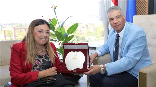 مشرف عام “القومي لذوي الإعاقة” تلتقي محافظ أسوان لبحث سبل التعاون المشترك