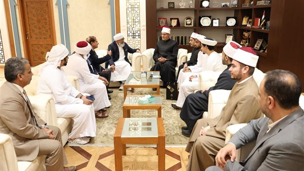 مفتي الجمهورية يستقبل أمين رابطة الجامعات الإسلامية ووفدًا من جامعة سراج الهدى بالهند لتعزيز الشراكات الأكاديمية