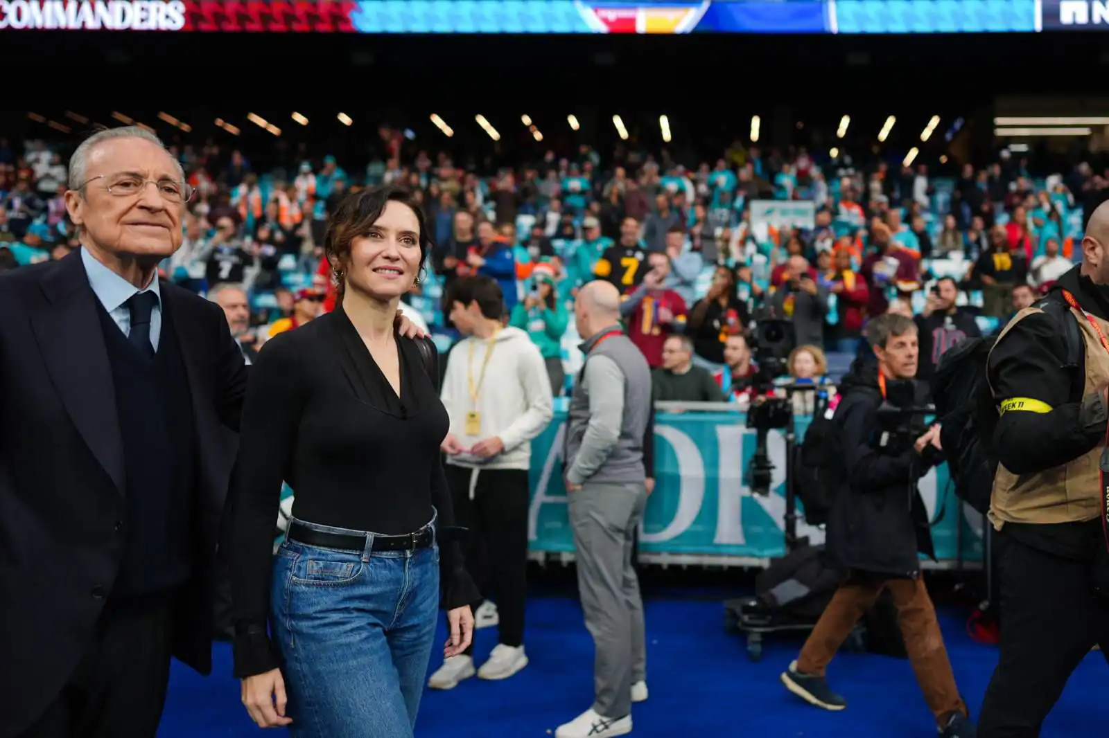 فلورنتينو بيريز رئيس نادي ريال مدريد مع إيزابيل دياز