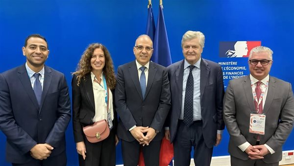 الدكتور سويلم يلتقى عدد من المسئولين الفرنسيين وممثلى الشركات الفرنسية