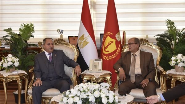 محافظ بورسعيد يستقبل رئيس الشركة القابضة لمياه الشرب لمتابعة جاهزية واستعدادات المحافظة لموسم الأمطار