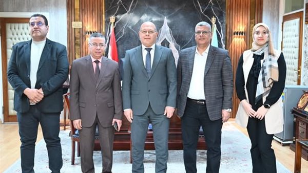 بنك الاستثمار القومي يطلّع على أحدث المشروعات الاستثمارية بجامعة سوهاج ويشيد بجودة تنفيذها