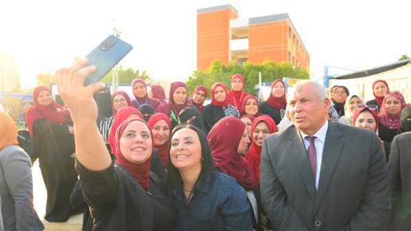 وزيرة التضامن الاجتماعي تلتقي الرائدات الاجتماعيات بمحافظة الوادي الجديد